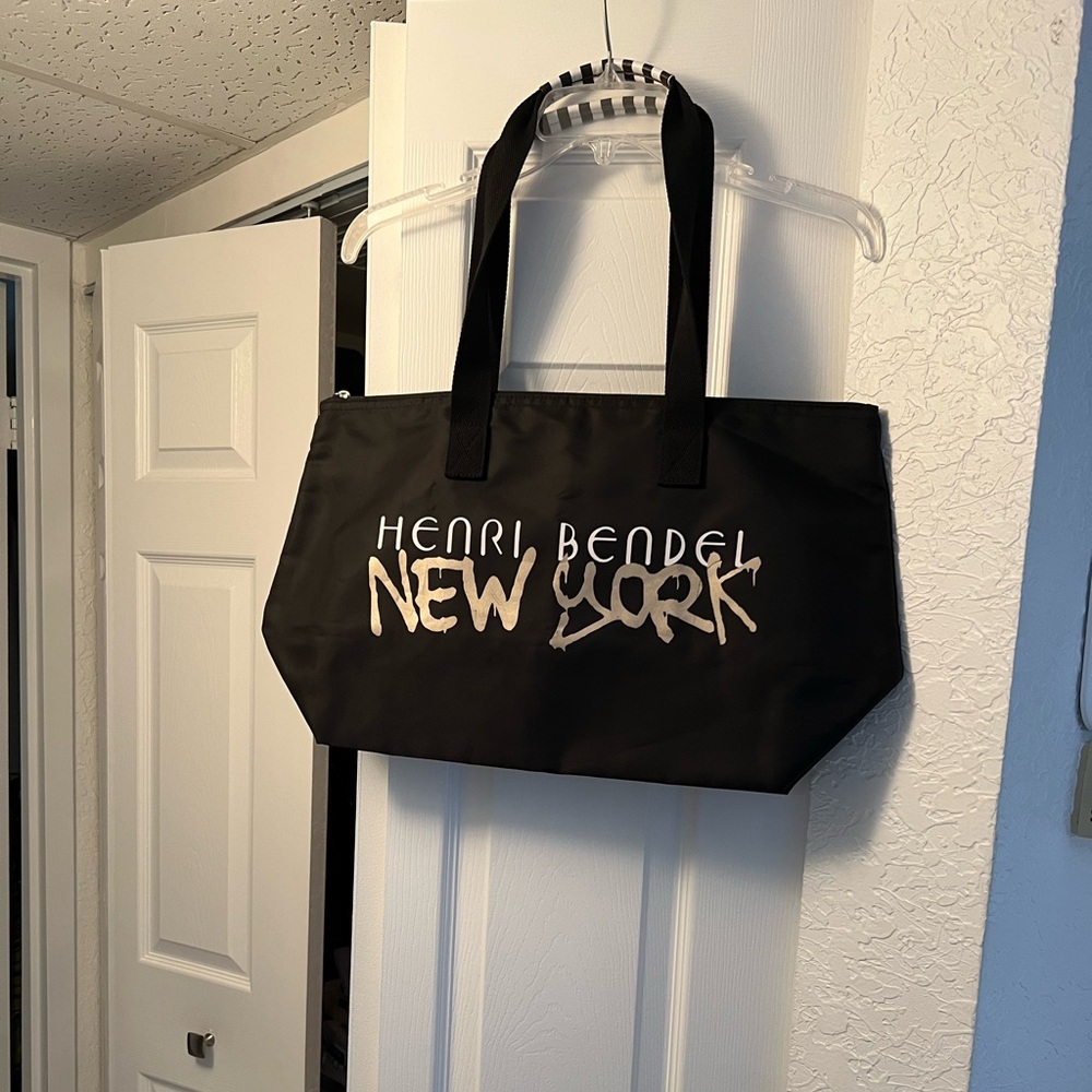 HENRI BENDEL NWOT BLACK NYLON LARGE ZIPPERED TOTE BAG